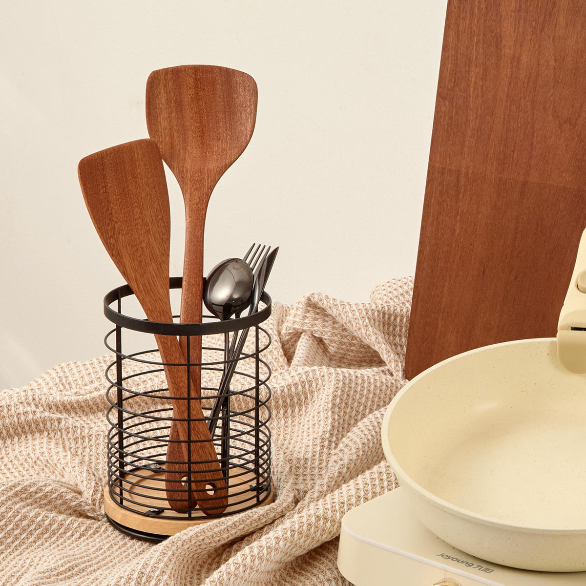 Rotating Kitchen Utensil Holder