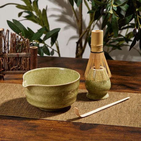 Japanese Matcha Gift Set - 4Pc Ceramic Bowl, Bamboo Whisk & Stand Spout