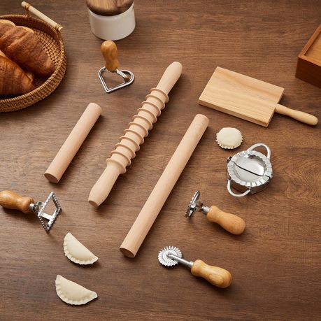 9Pc Pasta Making Tool Set Gnocchi Board with Ravioli Stamp Kit