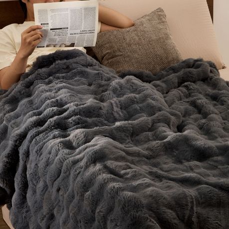 Faux Rabbit Fur Blanket 2m Heavy Thick Plush Bedroom Lounge Decor